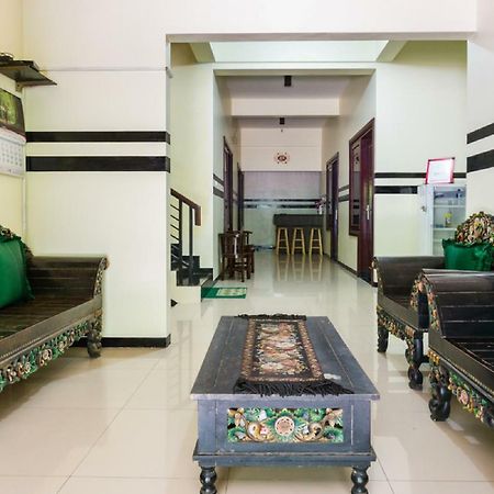 RedDoorz Syariah @ Ketintang Surabaya Hotel Luaran gambar