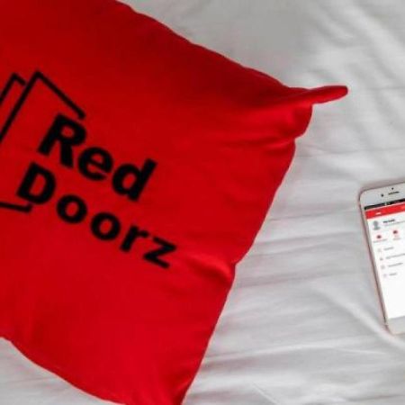 RedDoorz Syariah @ Ketintang Surabaya Hotel Luaran gambar