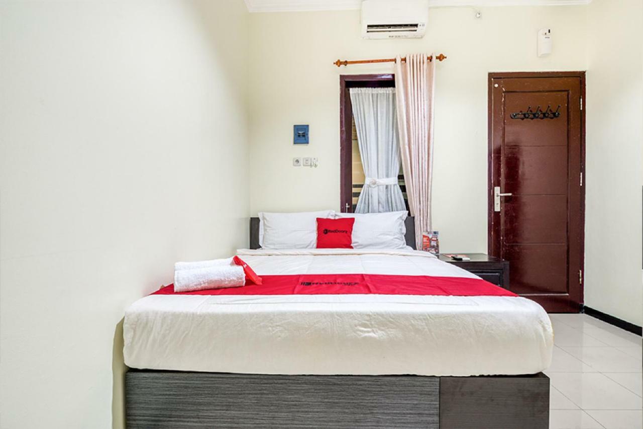 RedDoorz Syariah @ Ketintang Surabaya Hotel Luaran gambar