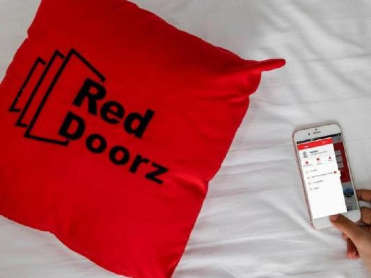 RedDoorz Syariah @ Ketintang Surabaya Hotel Luaran gambar